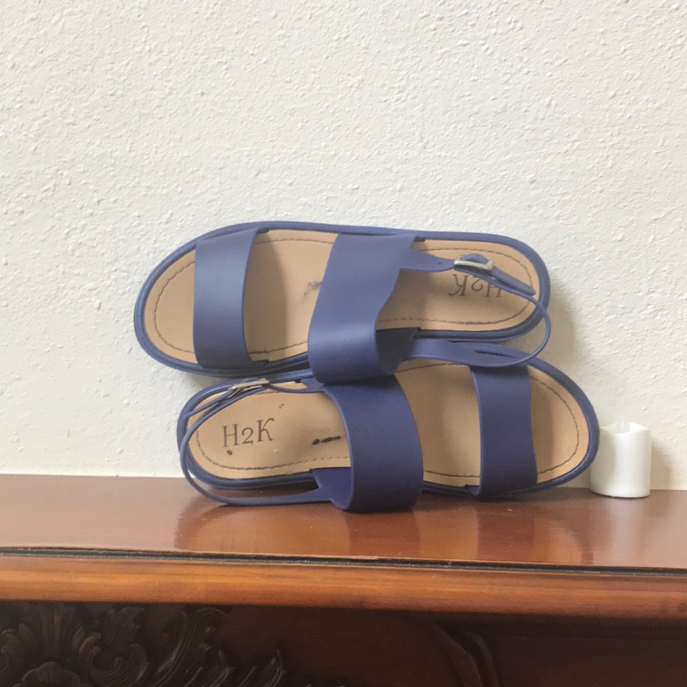 Used women sandals size 11 mint condition